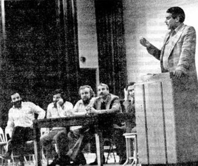Слева направо сидят: А. Орлов, А. Генис, <BR>П. Вайль, Б. Меттер, Л. Штерн. Фото Нины Аловерт. 1981 г.
